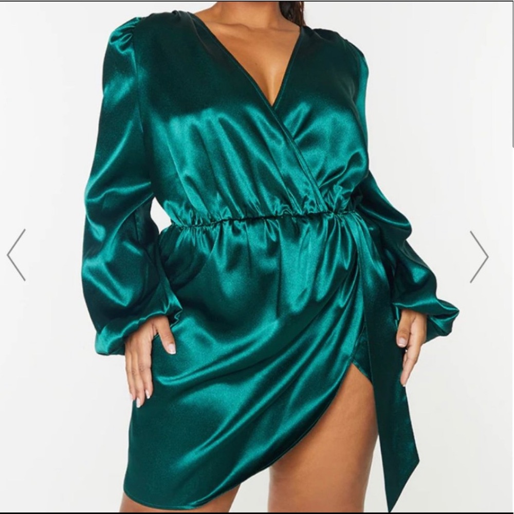 NWOT Pretty Little Thing Plus Emerald Green Satin Wrap Drape Dress